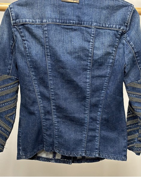 Bunda dámská Guess džínová s aplikacemi
